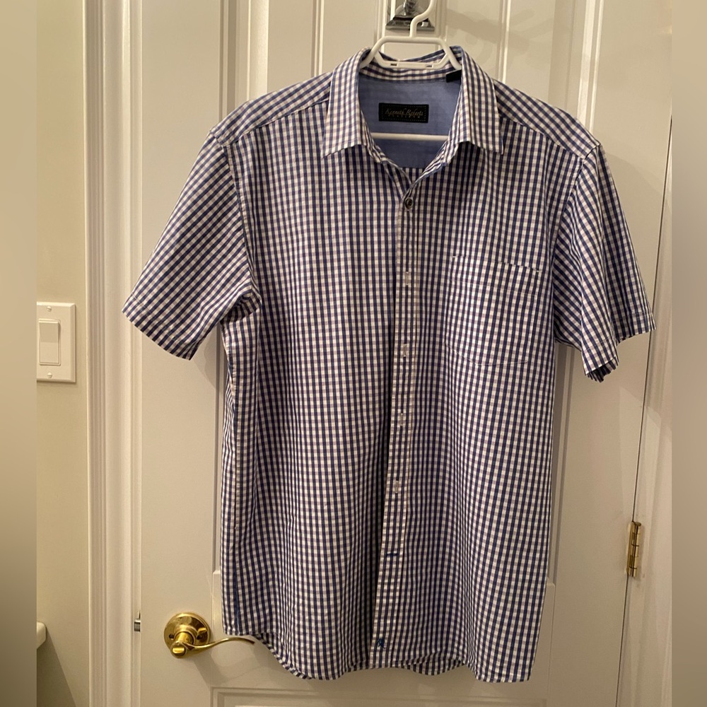 EUC MEN’S SIZE LARGE SHORT SLEEVE BUTTON DOWN SHIRT BY KENNETH ROBERTS PLATINUM